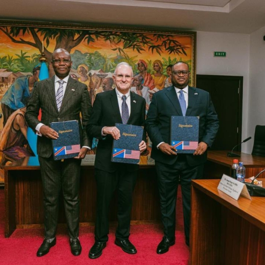 RDC/USA : Washington engage 900 millions USD, Kinshasa 300 millions USD dans un MOU bilatérale de 1,2 milliards sur cinq ans pour la santé en RDC.