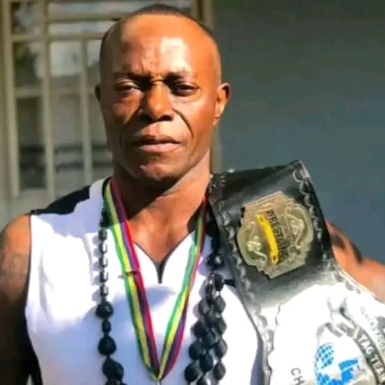 Kolwezi en deuil : le catcheur Kalele “Machine de Guerre” tire sa révérence.