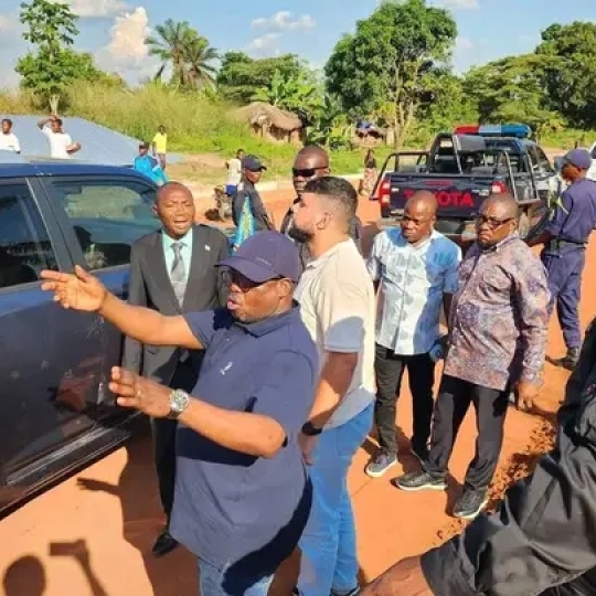 Kasaï : Crispin Mukendi Bukasa inspecte le site destiné à une future université et un hôpital moderne à Lukamba.