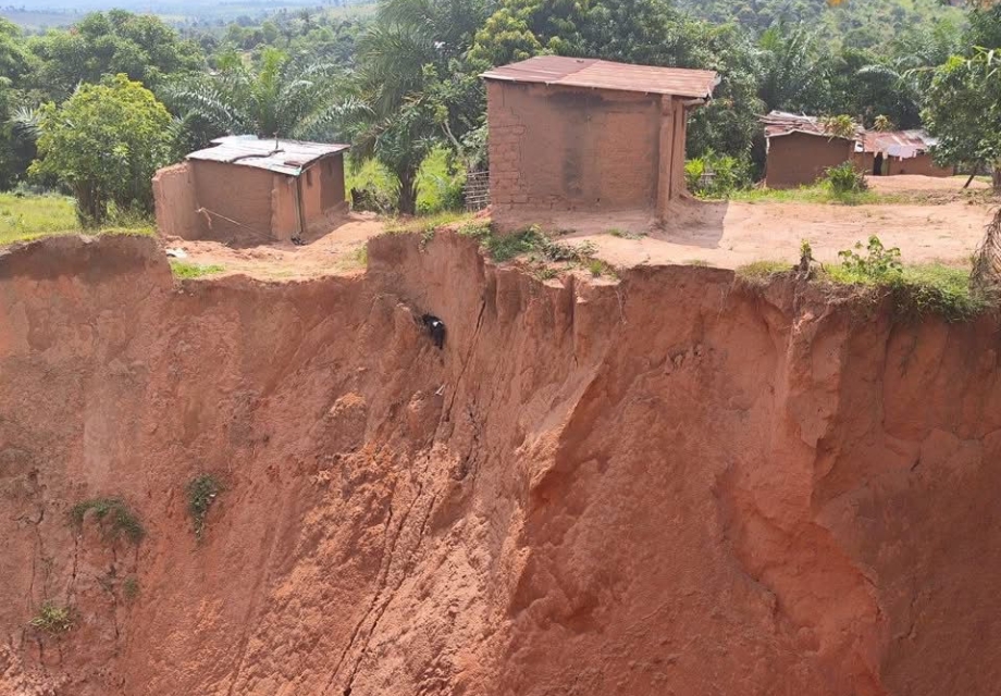 Drame à Kananga : une femme enceinte meurt dans une érosion à Ndesha.